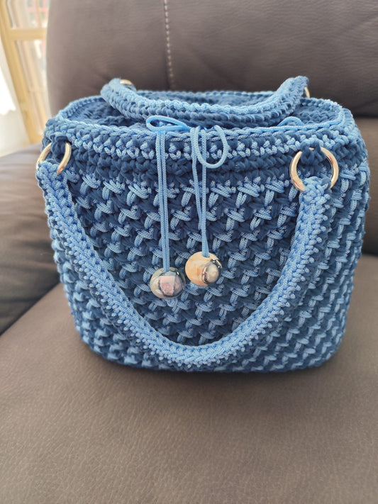 Borsa blu a uncinetto